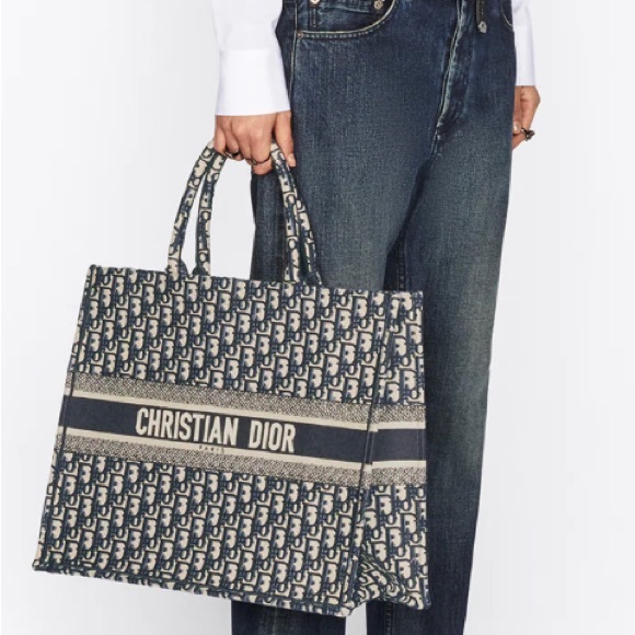 LARGE DIOR BOOK TOTE - Picture 3 of 5